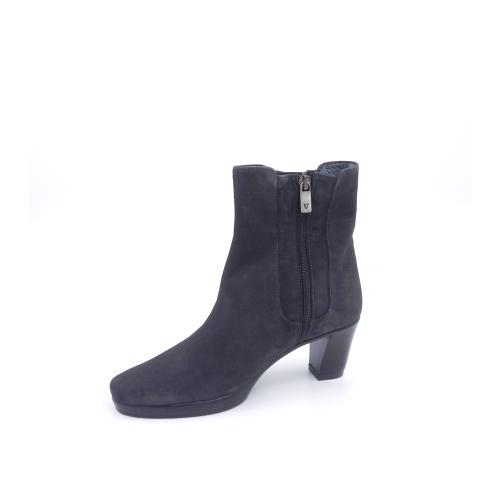 Ghete dama din piele intoarsa naturala Lucinda gri